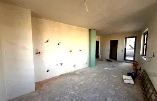 Тристаен апартамент с балкони в нова сграда в Банишора, София