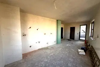 Тристаен апартамент с балкони в нова сграда в Банишора, София