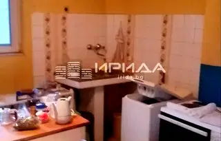 4-стаен апартамент с тераса в Център, София