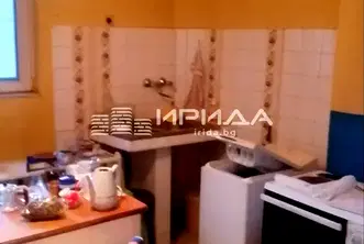 4-стаен апартамент с тераса в Център, София