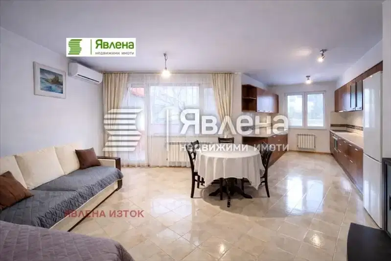 Тристаен апартамент с тераса и паркинг в Дианабад, София