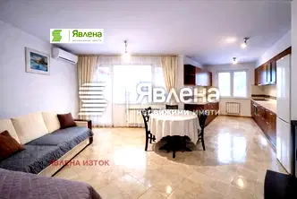 Тристаен апартамент с тераса и паркинг в Дианабад, София