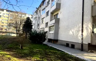 Двустаен апартамент с остъклена тераса в Илинден, София