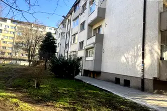 Двустаен апартамент с остъклена тераса в Илинден, София