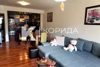 Просторен 3-стаен апартамент с тераса и гледка към Витоша в Павлово