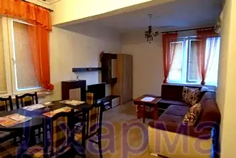 Тристаен апартамент в София, Център