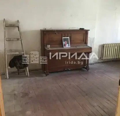 Снимка 4 — Просторен 3-стаен апартамент с високи тавани в центъра на София