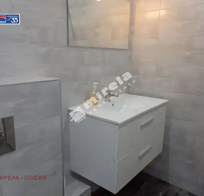 Снимка 4 — Тристаен апартамент с 2 балкона в Център, София