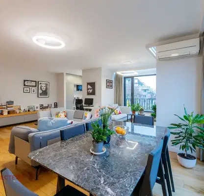 Снимка 4 — Просторен 3-стаен апартамент в Медицинска академия с луксозно обзавеждане