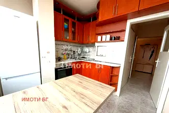 Просторен 4-стаен апартамент с панорамна гледка в Мусагеница, София