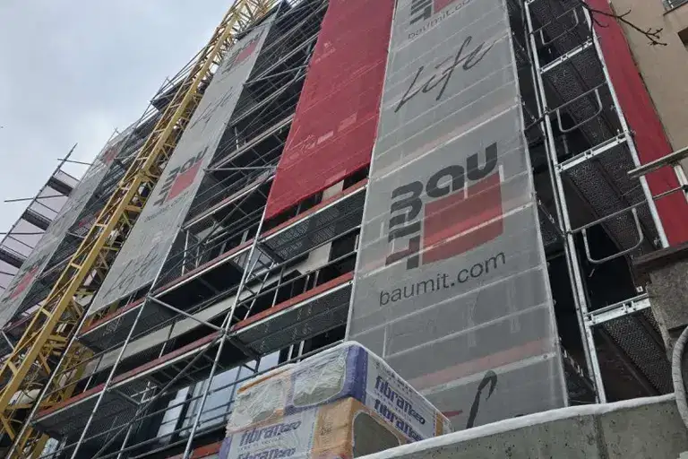 Тристаен апартамент с панорамна тераса в Стрелбище, София