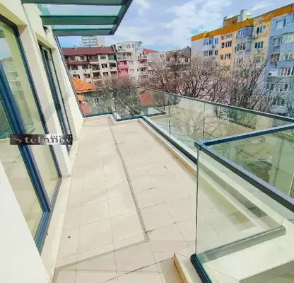 Снимка 5 — Тристаен мезонет с три тераси в Левски 1, Варна