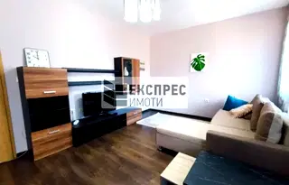 Тристаен апартамент с две тераси в район Окръжна болница, Варна
