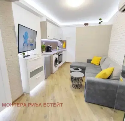 Снимка 2 — Едностаен апартамент с югозападно изложение в Нептун, Варна