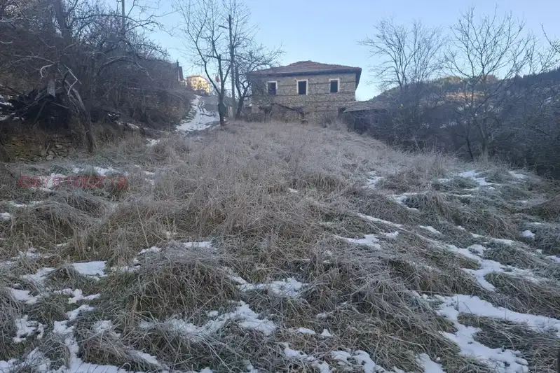 Plot in Oblast Smolyan, Momchilovci