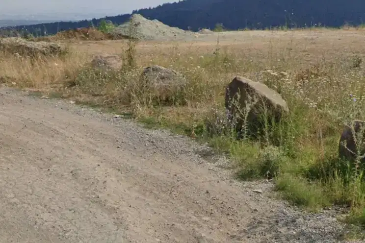 Plot in Sofiya, Kambanite