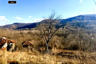 Парцел в Ловеч, Троян