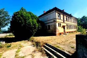 Промишлена сграда в Монтана, Лом