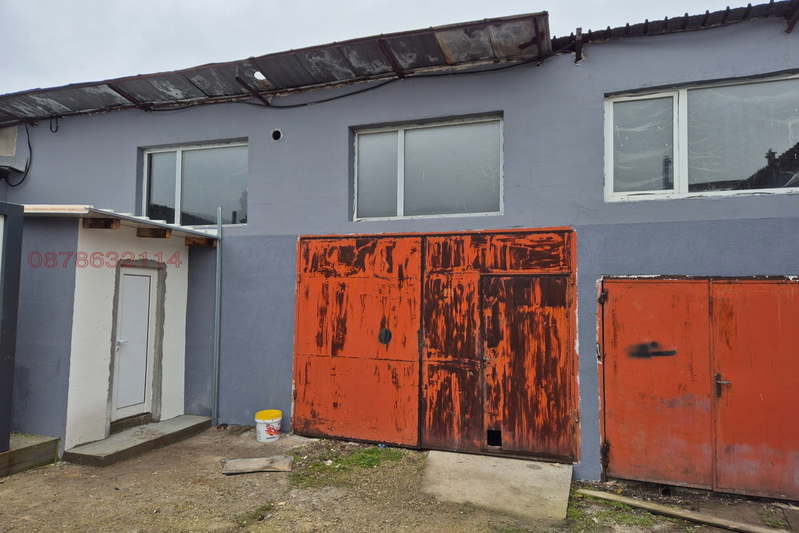 Industrial Building in Sofiya, Fakulteta