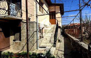 Етаж от къща в Пловдив, Коматево