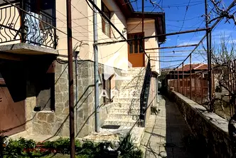 Етаж от къща в Пловдив, Коматево