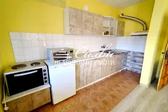 Етаж от къща в Шумен, Болницата