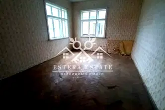 Етаж от къща в Шумен, Военно училище