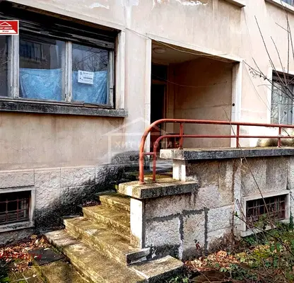 Снимка 4 — Етаж от къща във Враца, Център