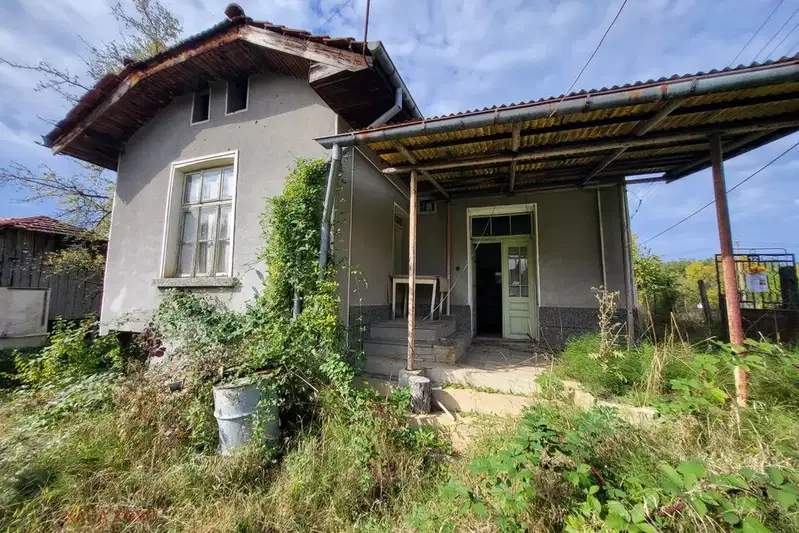 Къща в Ловеч, с. Драшкова поляна