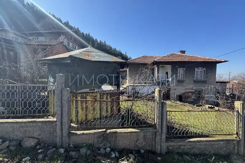 House in Oblast Pernik, Dren