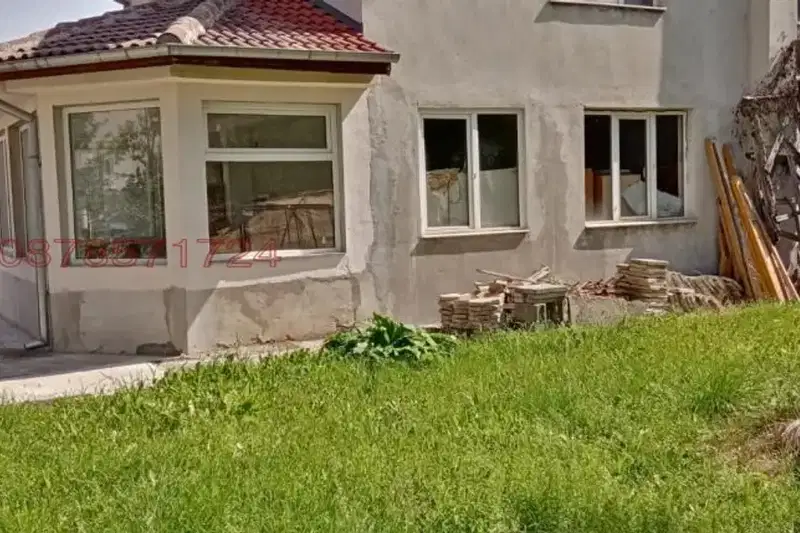 Къща в Ловеч, с. Орешак