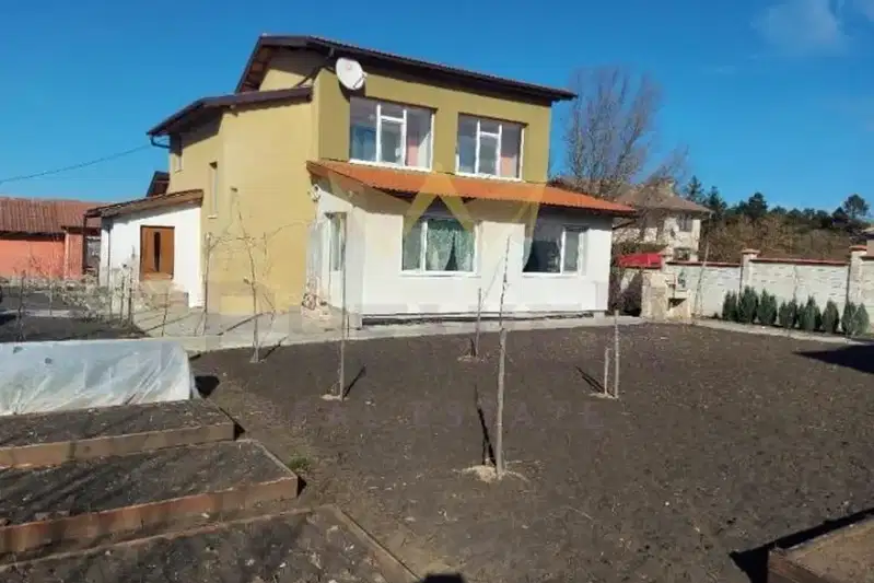 House in Oblast Dobrich, Slaveevo