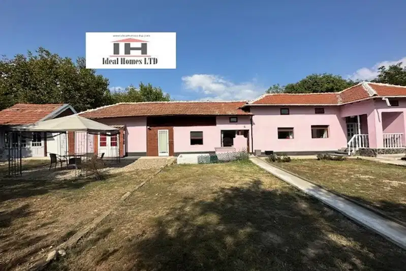 Къща във Велико Търново, с. Страхилово