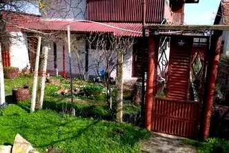 Къща в Шумен, с. Златна нива