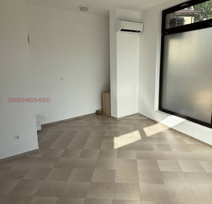 Photo 3 — Office in Pernik, Dimova Mahala