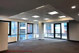 Офис в София, Хладилника