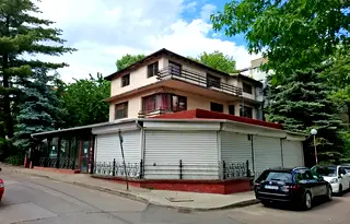 Заведение в София, Изток