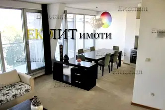 Многостаен апартамент в София, Център