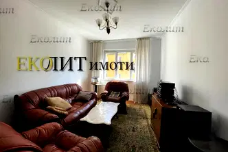 Просторен 4-стаен апартамент с две тераси в Докторски паметник, София