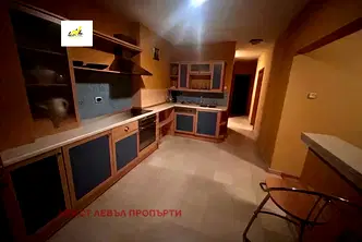 Просторен 4-стаен апартамент с две тераси в Красно село, София