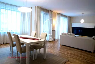 Просторен 4-стаен апартамент с две бани в Лозенец, София