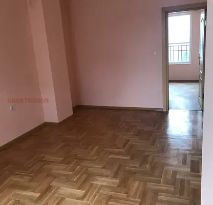 Снимка 3 — Четиристаен апартамент с две тераси в Лятно кино Тракия, Варна