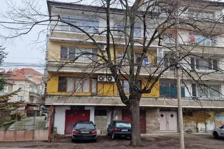 4-bedroom apartment in Raz, Varosh