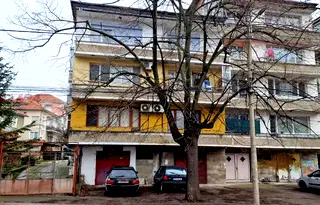 Многостаен апартамент в Раз, Варош