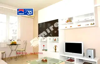 Четиристаен апартамент с южно изложение в центъра на Варна