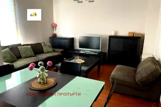 Двустаен апартамент с балкон в Борово, София