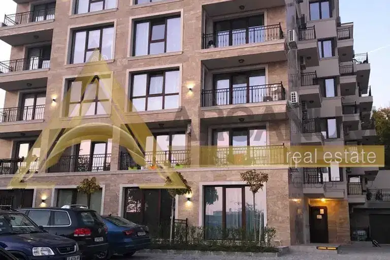 Двустаен апартамент във Варна, Бриз