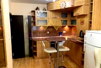 Двустаен апартамент във Варна, Център