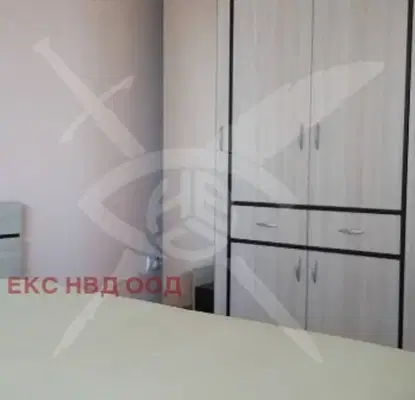 Снимка 4 — Двустаен апартамент с тераса в центъра на Пловдив