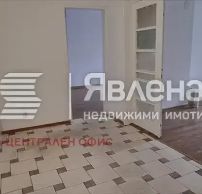 Снимка 4 — Двустаен апартамент в София, Център